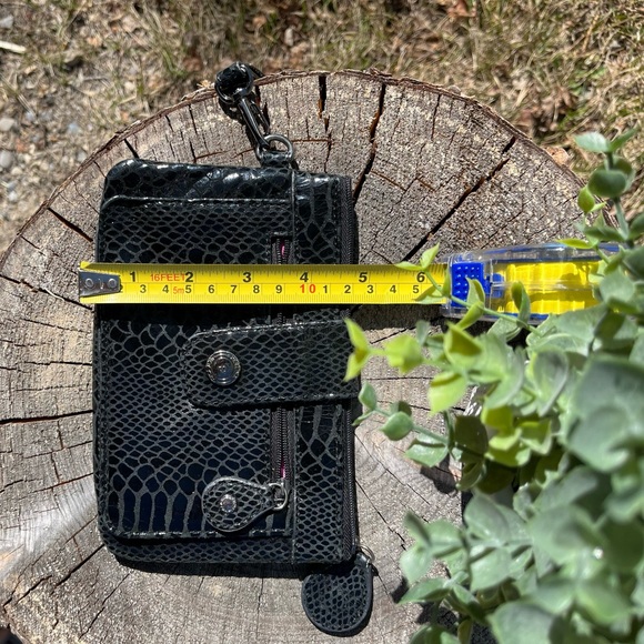 Perlina New York Wristlet - Picture 4 of 6